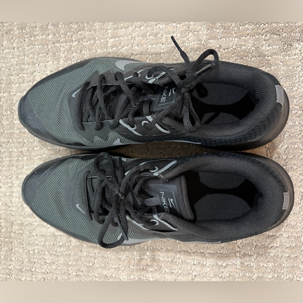 Nike Men's Gray and Black Sneakers